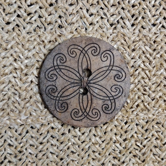 Burlap Pillows / Wooden Buttons (set of 2) - Picture 4 of 9